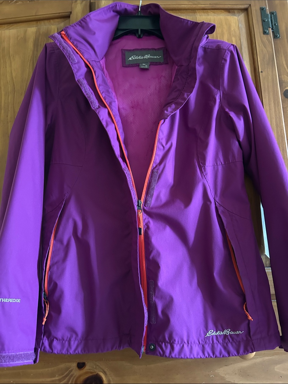 Eddie Bauer Women's Magenta Lightweight Waterproof Utility Jacket